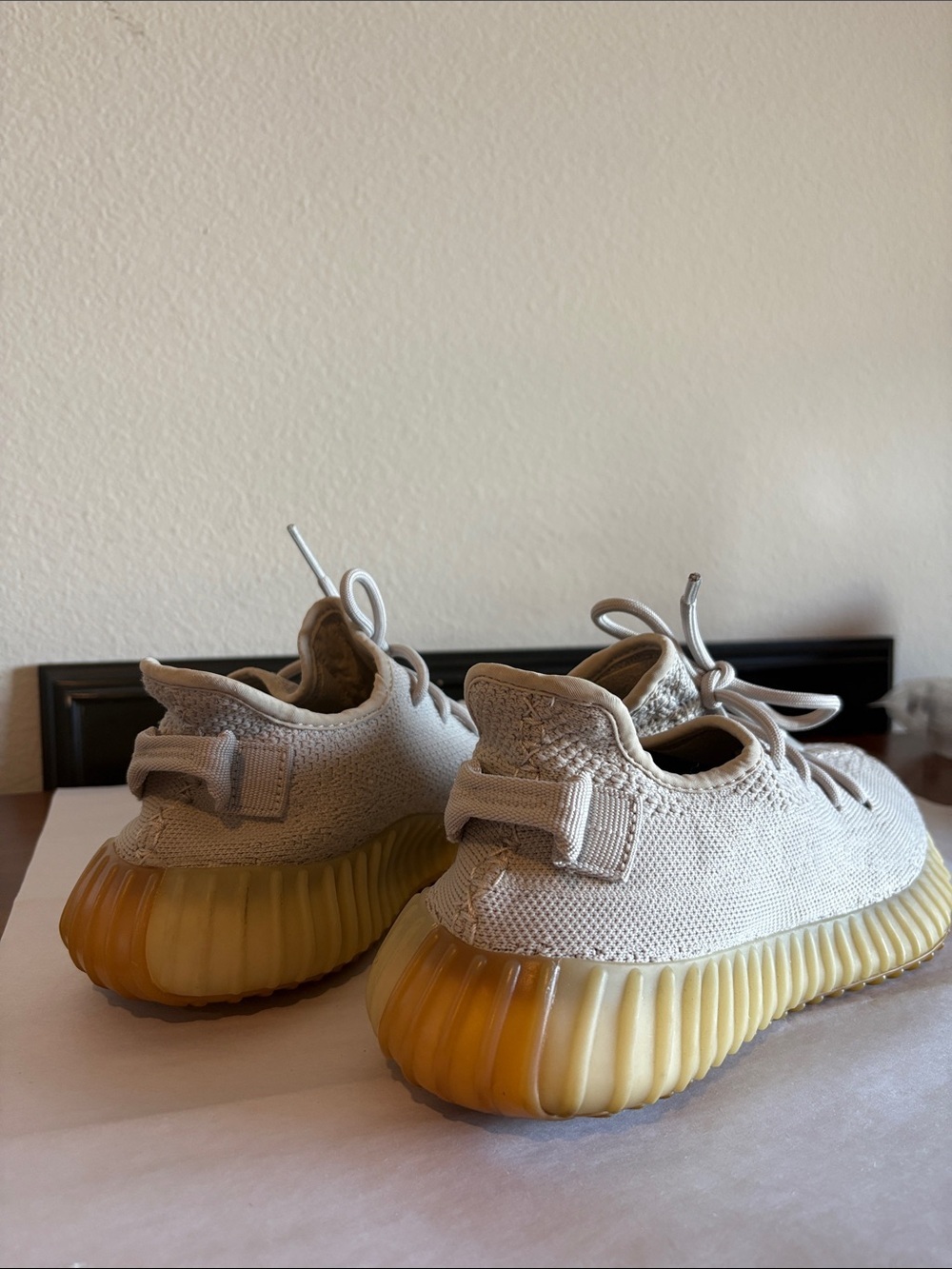 Adidas Yeezy sneakers womens 7.5 / mens 9 - Picture 2 of 6